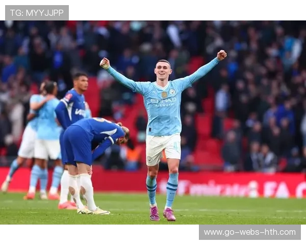 曼城福登训练里连续三次内切制造威胁 曼城福登训练里连续三次内切制造威胁