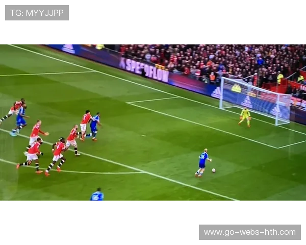 厄德高精准传球让队友直面门将