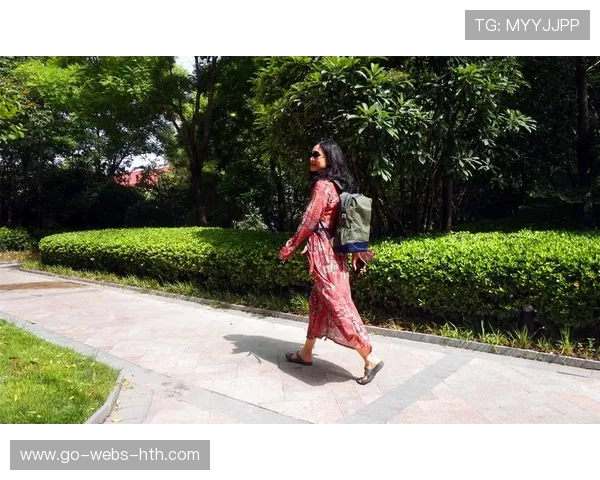 多特利用反击撕开密集空间:速度与决断的终极奏鸣 多特利用反击撕开密集空间:速度与决断的终极奏鸣